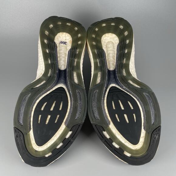 Adidas Ultraboost 22 Men’s Size 8 Collegiate Navy Running Shoes Casual Shoe GUC - Picture 4 of 9